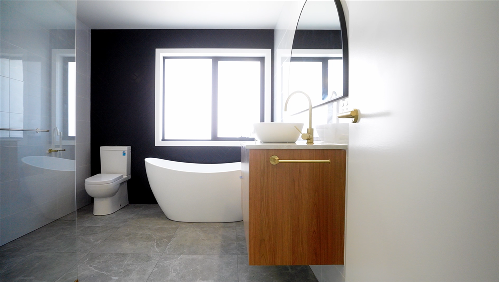 Home Design Internal. Bathroom. Bathtub. Vanity.