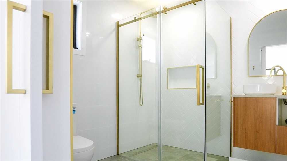 Home Design Internal. Bathroom. Vanity. Shower. Shower Screen. 