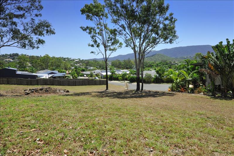 Cannonvale Central Land