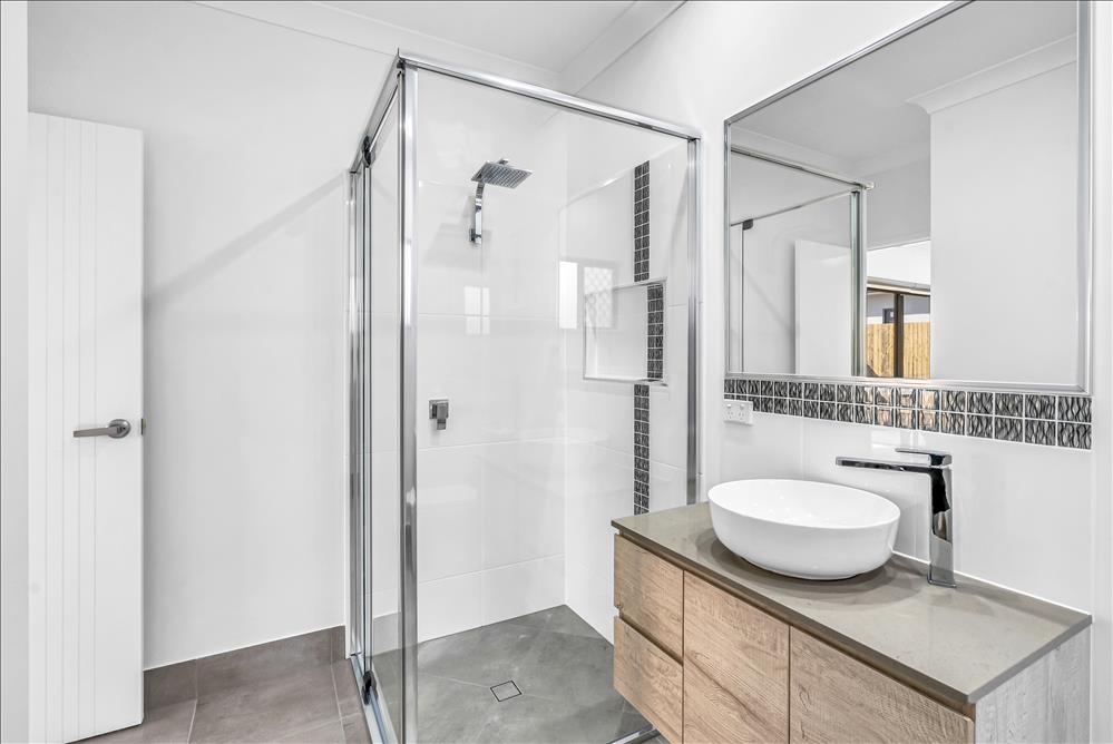 Home Design Internal. Bathroom. Shower. Shower Screen. Vanity and Mirror.