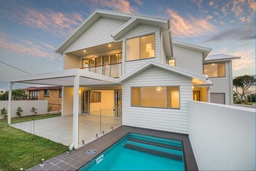 SOVEREIGN HILLS DISPLAY UNDERWAY
