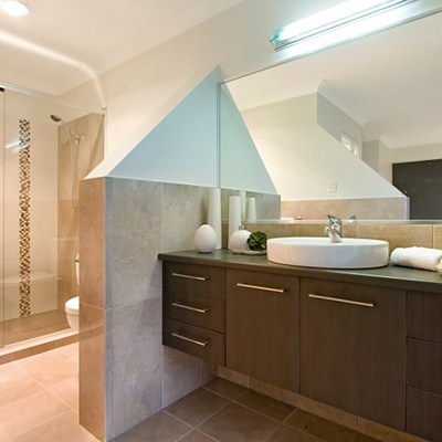 ENSUITE GOES AIRY