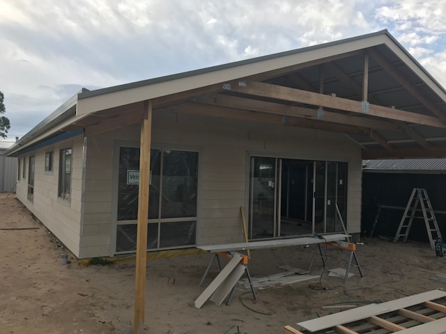 SEASIDE 183 GOES AHEAD IN ROBE