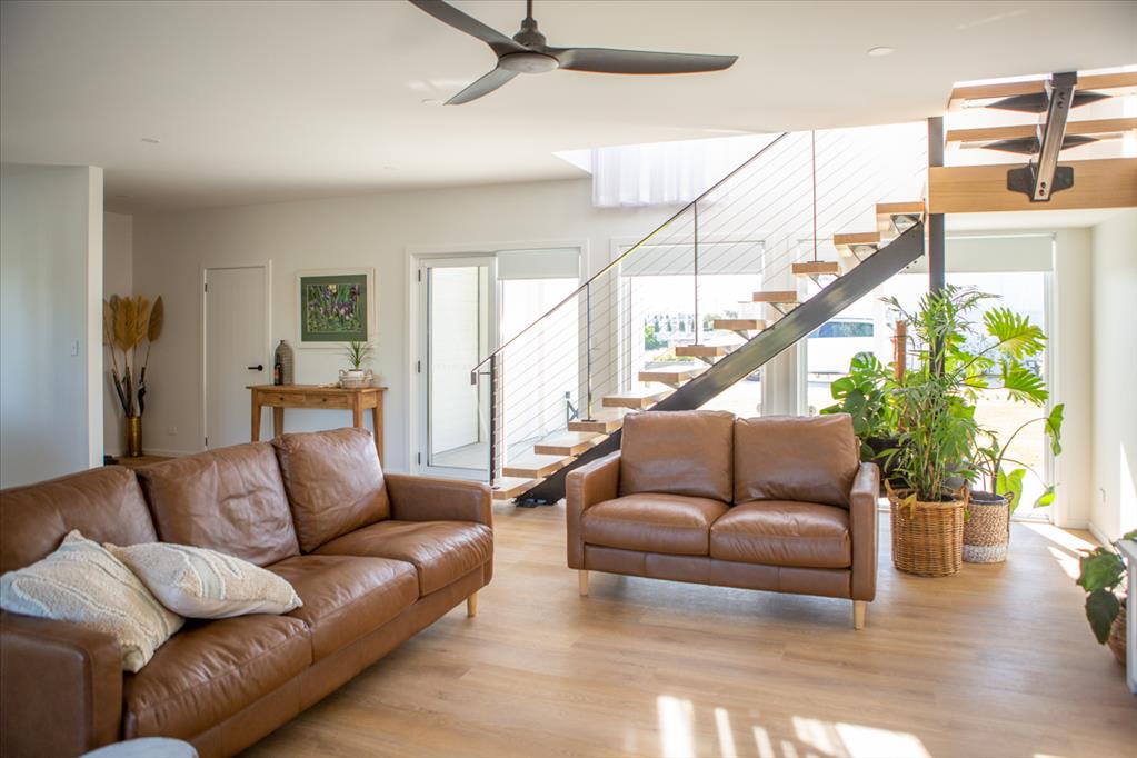 Low-maintenance single-level living